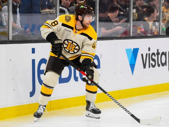 Bruins’ Matt Grzelcyk leaves game vs. Oilers with lower-body injury