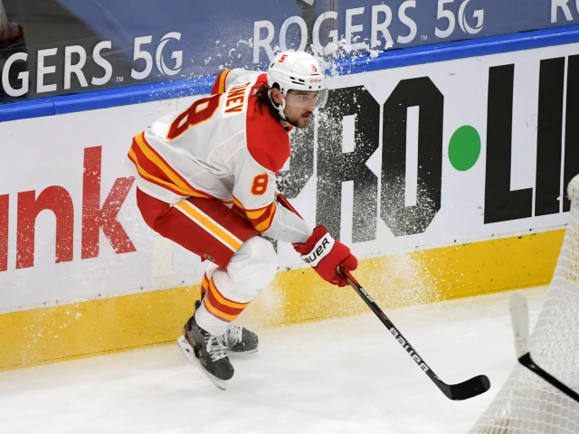 Oilers are “keeping an eye on” Chris Tanev, Flames are “hoping for a first-round pick” in return
