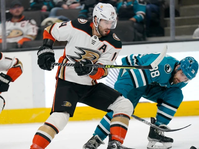 Oilers acquiring forwards Adam Henrique, Sam Carrick in trade with Ducks