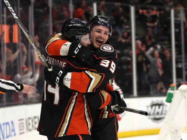 Ducks agree to trade Adam Henrique and Sam Carrick to Oilers: Sources