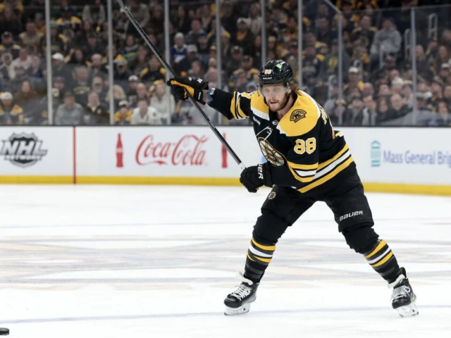 Pastrnak to shoot the lights out at home vs. Blues