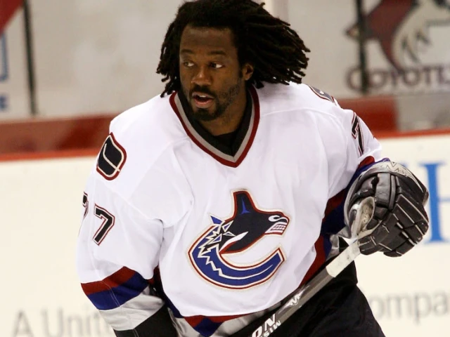 Anson Carter headlines official NHL expansion bid