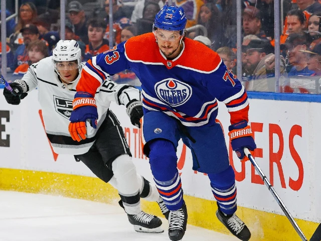 NHL Notebook: Vincent Desharnais returns to Oilers lineup against Maple Leafs, Flyers’ Sean Couturier back in lineup for 3-2 win over Bruins, and more