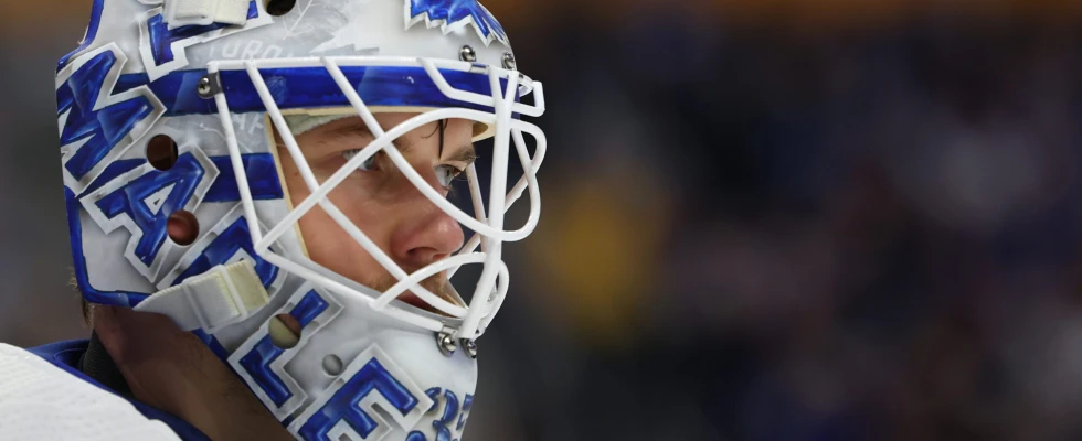 Toronto Maple Leafs’ Ilya Samsonov leaves game vs. Oilers with injury