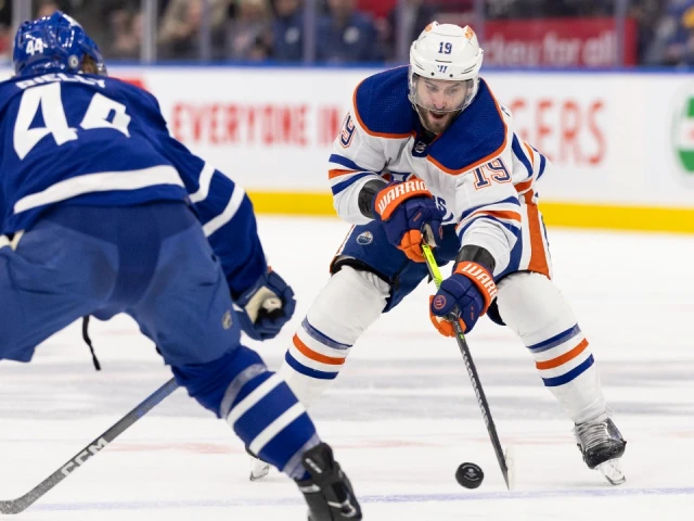 Oilers pay the price for being way off their game vs. Maple Leafs