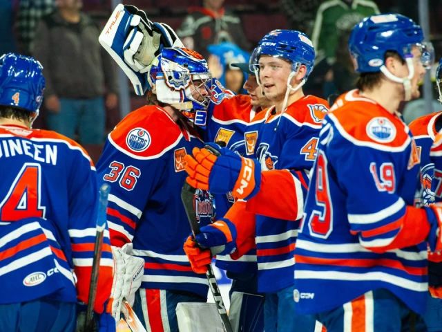 Jack Campbell suffers an injury as Bakersfield Condors call-up Ryan Fanti from the Komets