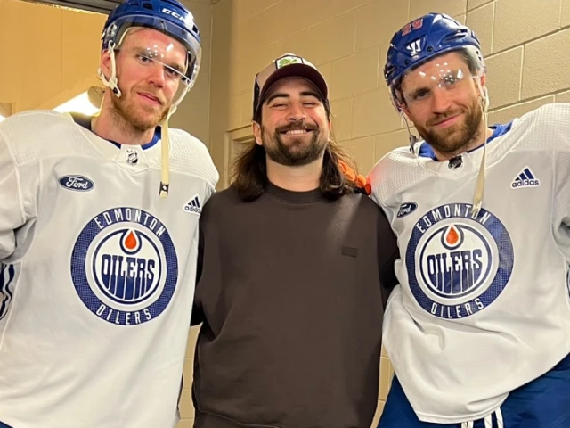 Oilers superstars McDavid and Draisaitl meet with pop singer Noah Kahan