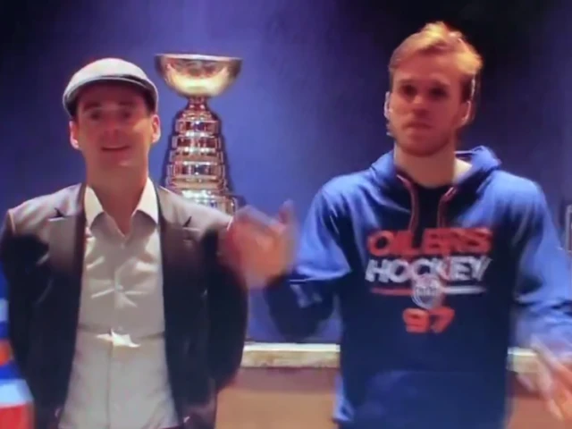 Oilers fans obsess about the way Connor McDavid claps his hands