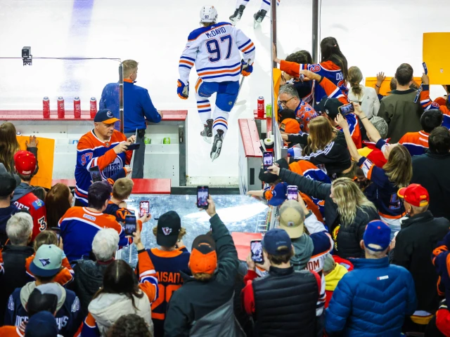 Oilers’ Connor McDavid out, Troy Stecher in for Friday game against Coyotes