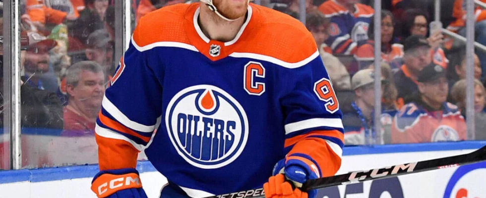 McDavid becomes 4th player ever with 100-assist season