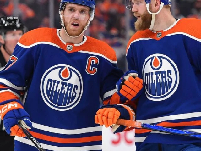 McDavid 4th player in NHL history with 100 assists