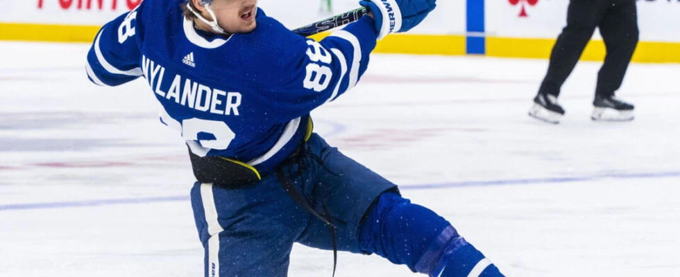 Nylander to pile up shots vs. Bruins