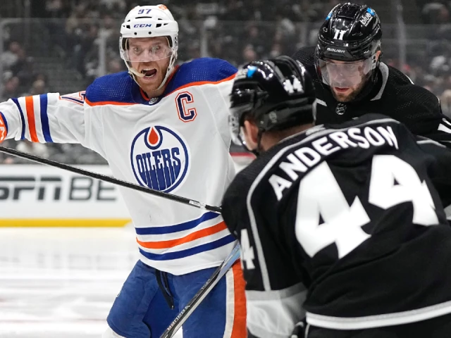 Kings’ Mikey Anderson exits, then returns in Game 5 after colliding with Oilers’ McDavid